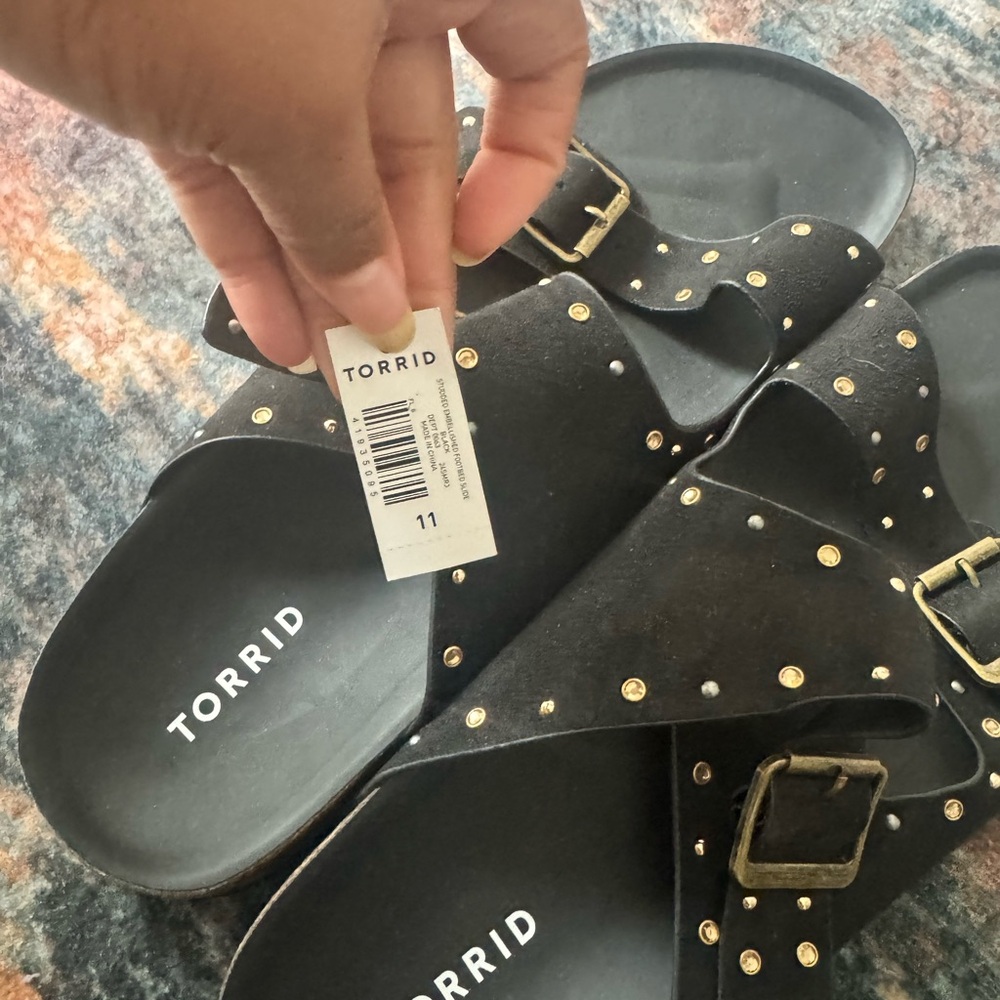 Torrid Black Studded Buckle Slide Sandals 11 NWT - Picture 4 of 4